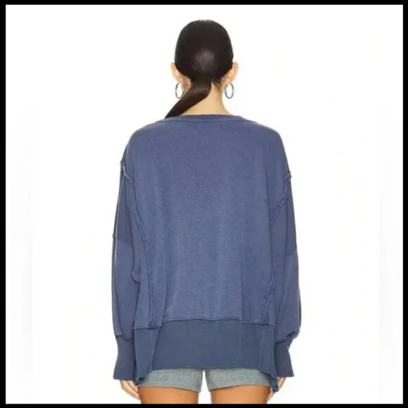 Free People Graphic 13 Camden Sweatshirt Size Small Blue NWT - Picture 4 of 8